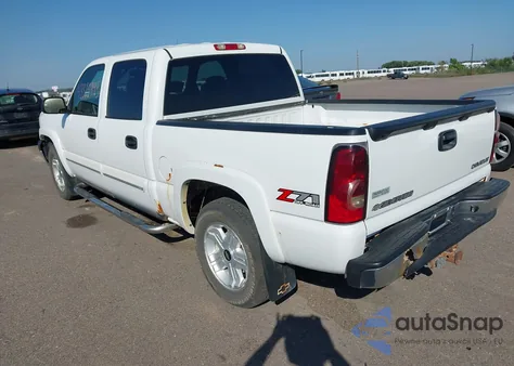 2005 Chevrolet Silverado 1500 Z71 z USA, uszkodzony, nr VIN 2GCEK13T051298976
